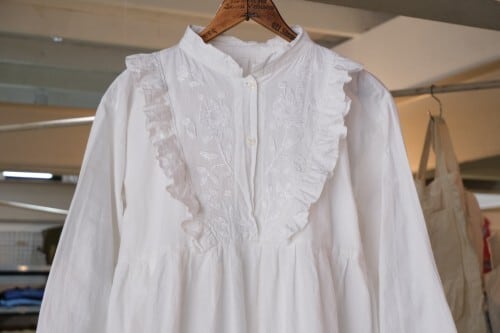 70's white embroidered frill yoke Dress GARYO