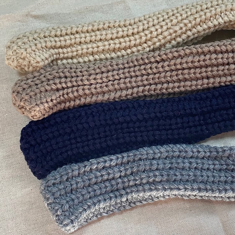 【SALE】  knit muffler S ~ L 4color  /  犬用 マフラー ニット アクセサリー スカーフ ドッグウェア ケープ バンダナ ペット用品 犬服 猫 暖かい 秋冬 小型犬 中型犬　b12