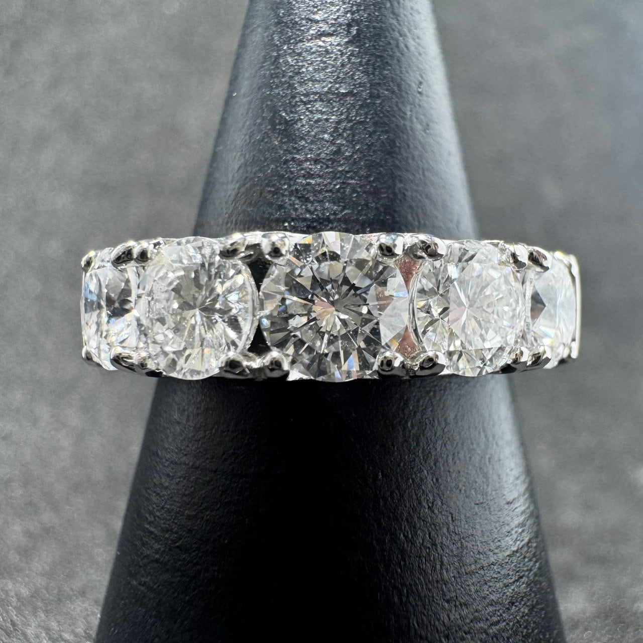 【エグちゃん様】(2セット)2.00ctダイヤモンドVデザエタニティK18WG エグちゃん様】(2セット)2.00ctダイヤモンドVデザエタニティK18WG 楽天