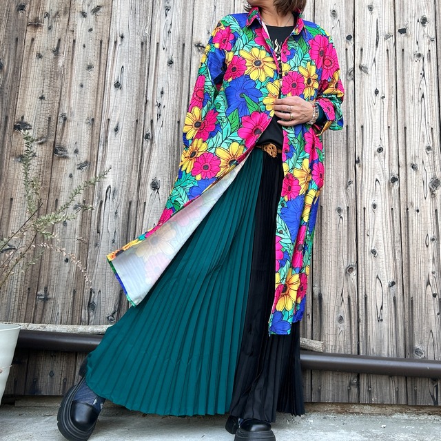 カラフル花柄ロングシャツ