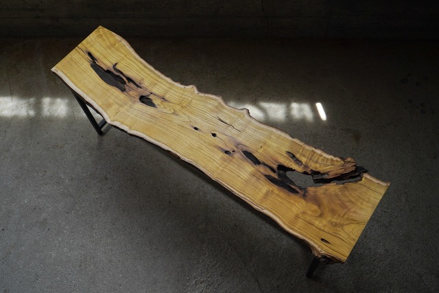 桑の一枚板　ローテーブル