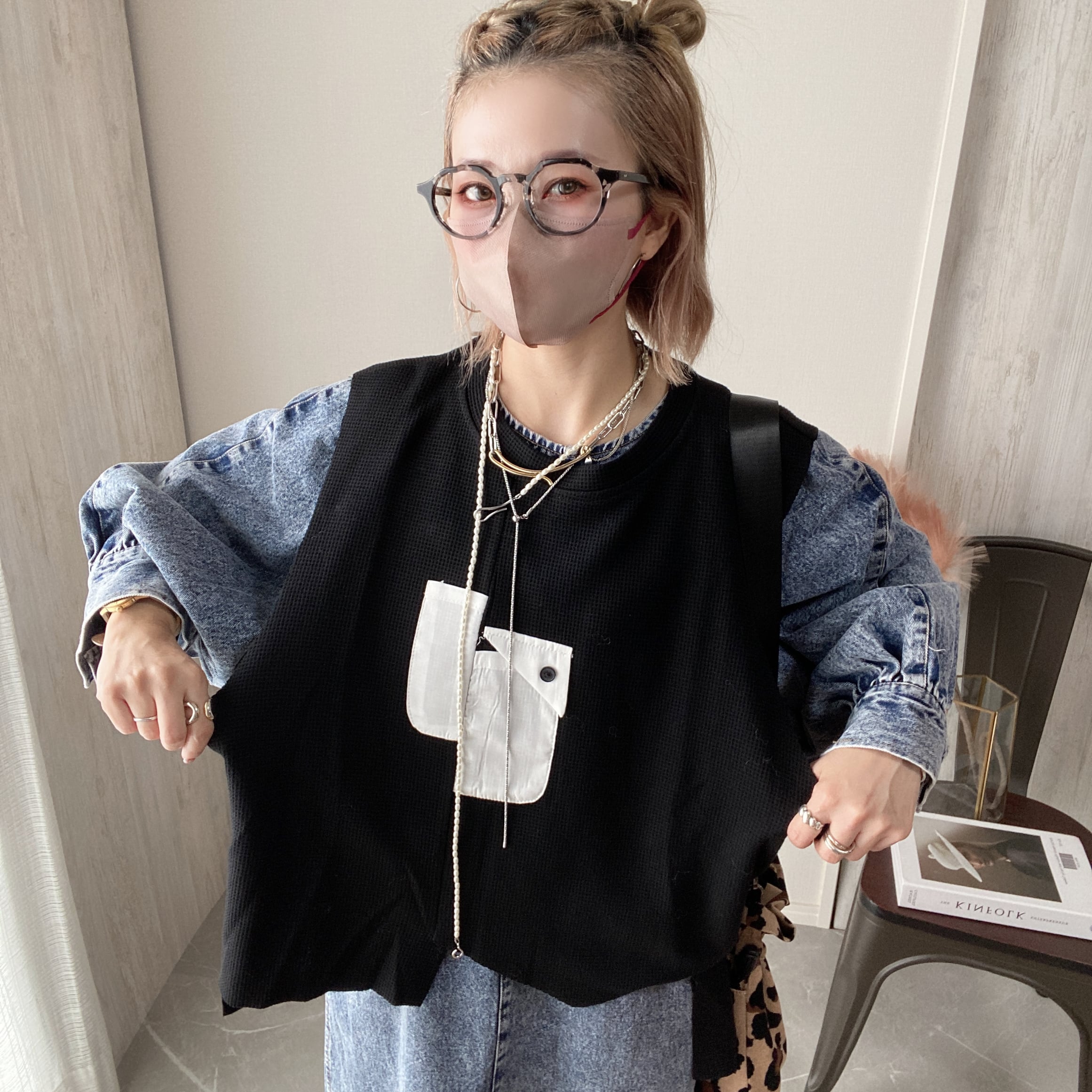 back conscious asymmetry vest【Black】