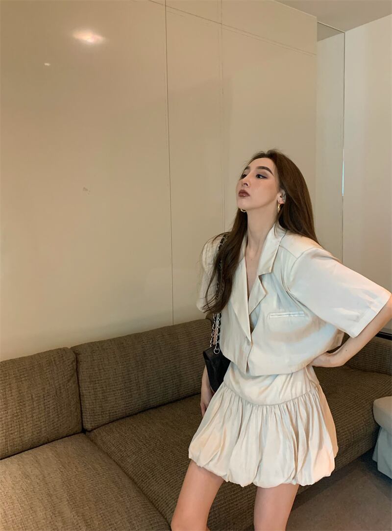 Flowerデザイン スカート ウェスト薄手Aラインショートサマー 夏物 フラワーデザイン ブラックストロベリース30240989335