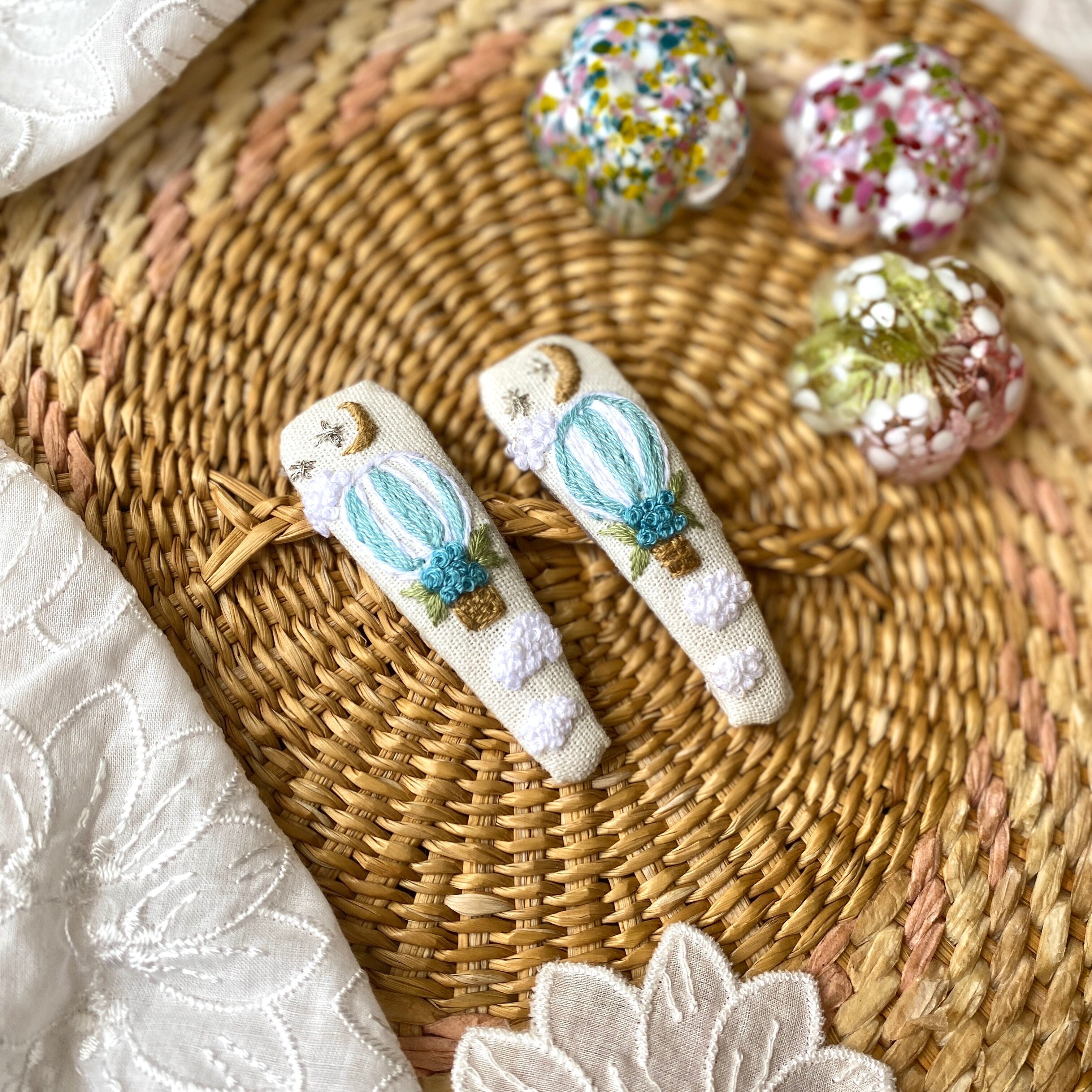 刺繍ヘアピン【気球】｜Ahlam -アハラーム-