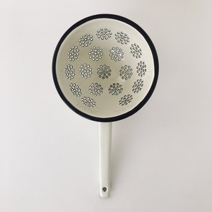 Enamel Colander Ivory｜ホーローのコランダー