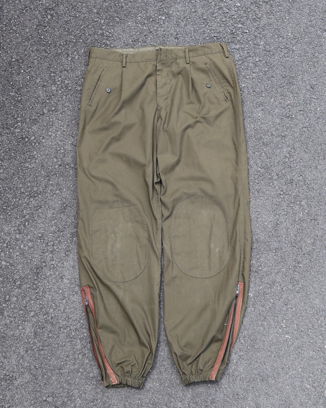 Wide knee patch side hem zip cargo pants