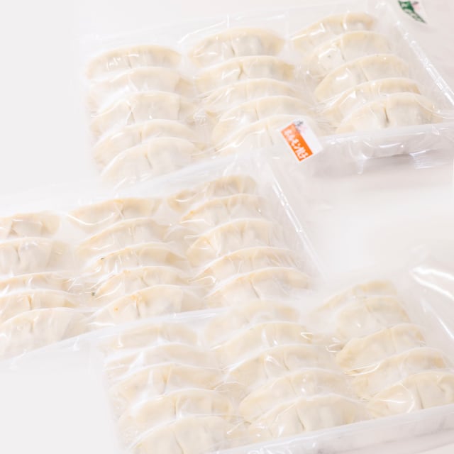 ほるもんページ ホルモン餃子 60個入 | 餃子の虜や