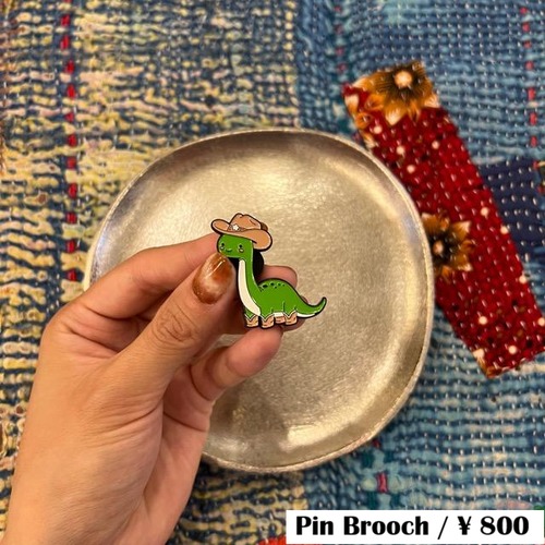 TOPANGA Jewelry pin brooch　Cowboy Dinosaur　カウボーイダイナソー　恐竜 ピンブローチ　　プレゼント　ギフト　