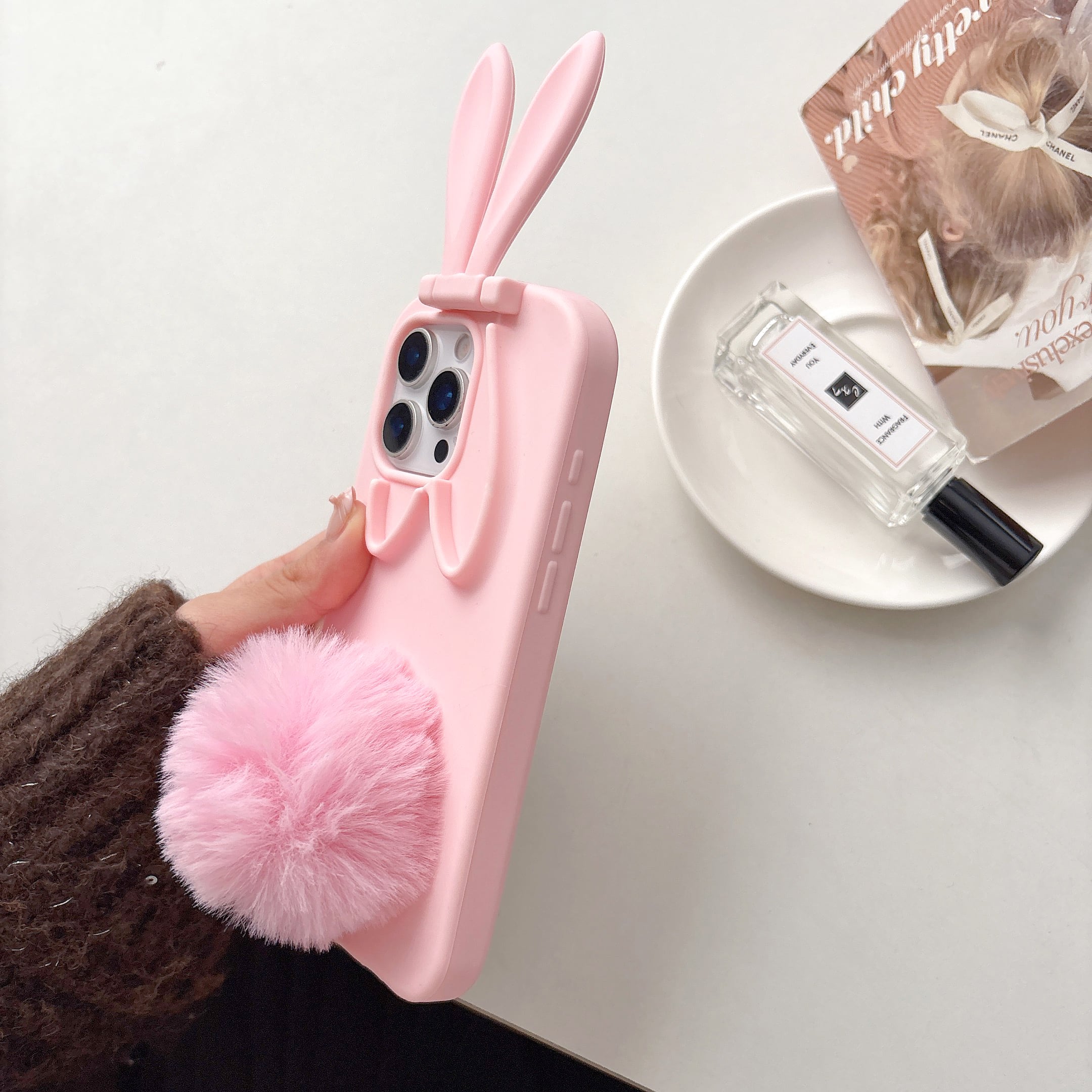 ウサ耳 iPhone 17 16 15 14 13 ケース 可愛い シリコン うさぎ しっぽ