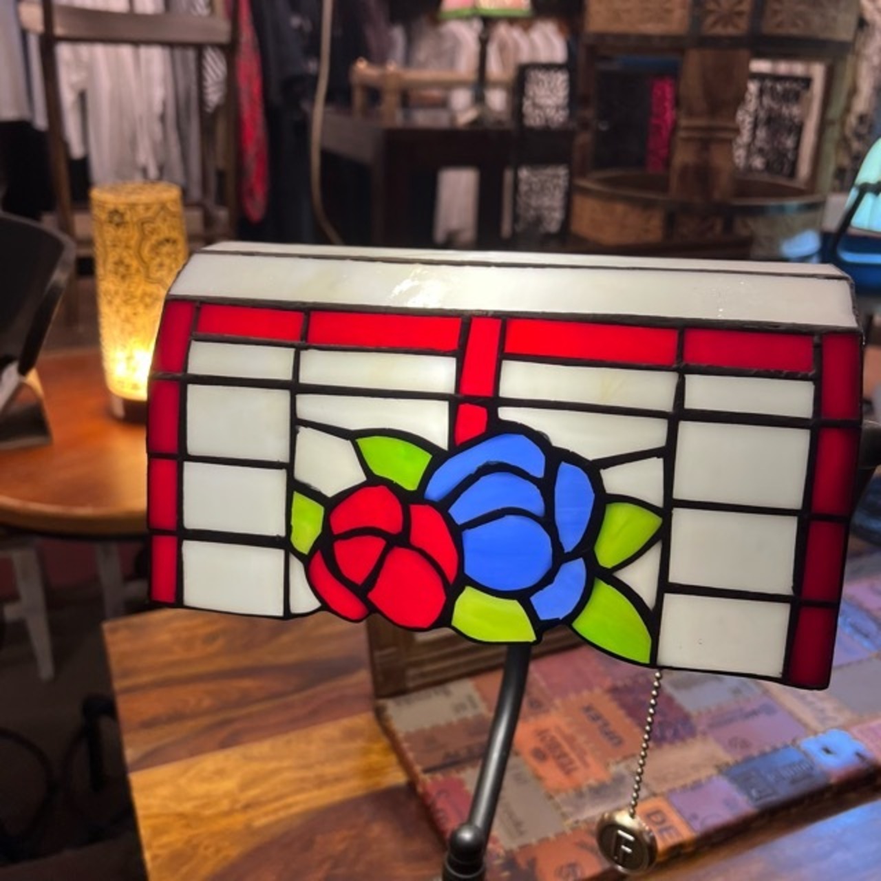 Topanga Lighting　バンカーズステンドグラスランプ　　ローズ　テーブルランプ　バンカーズランプ　ステンドグラス　レトロ