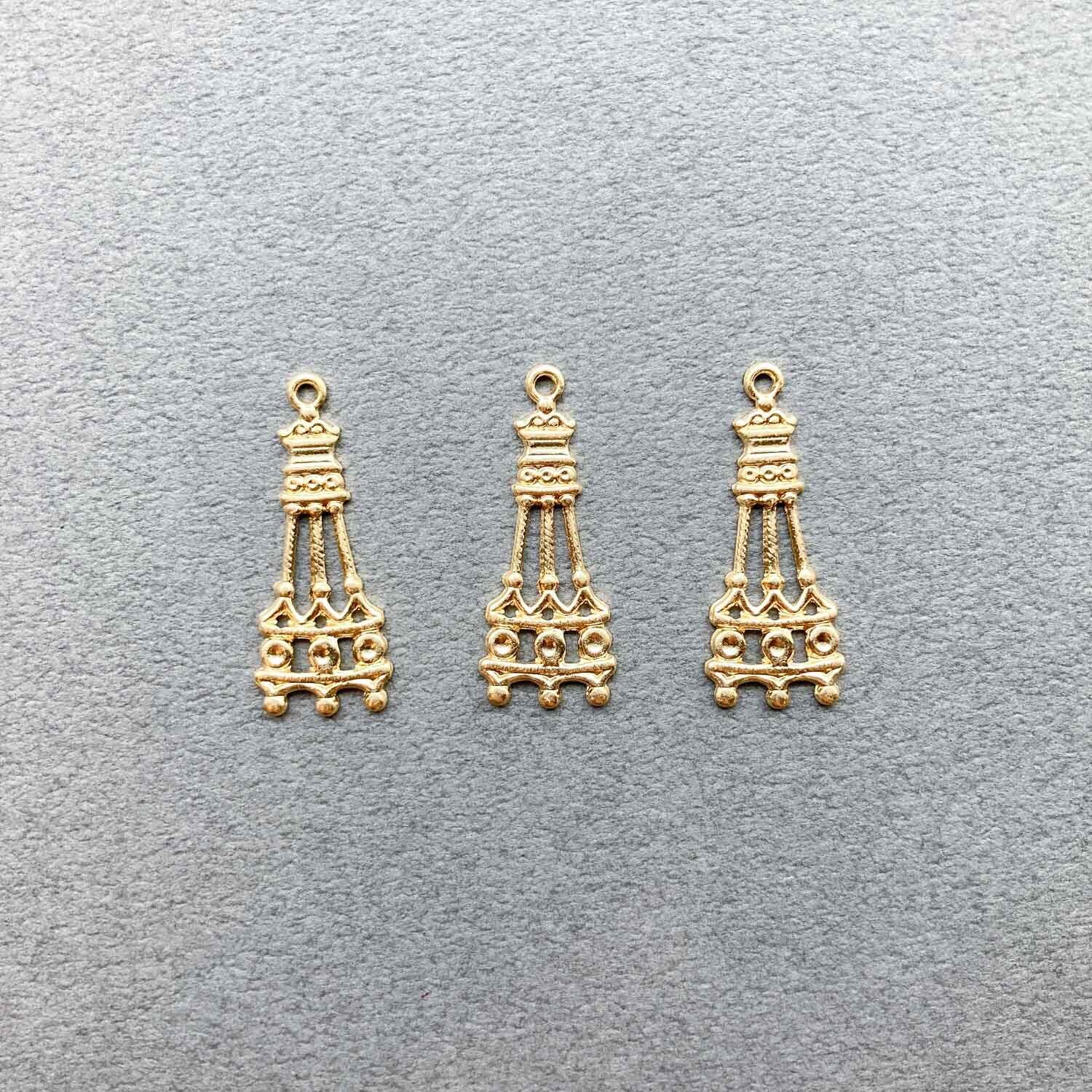 USA真鍮 シャンデリア風台形チャーム