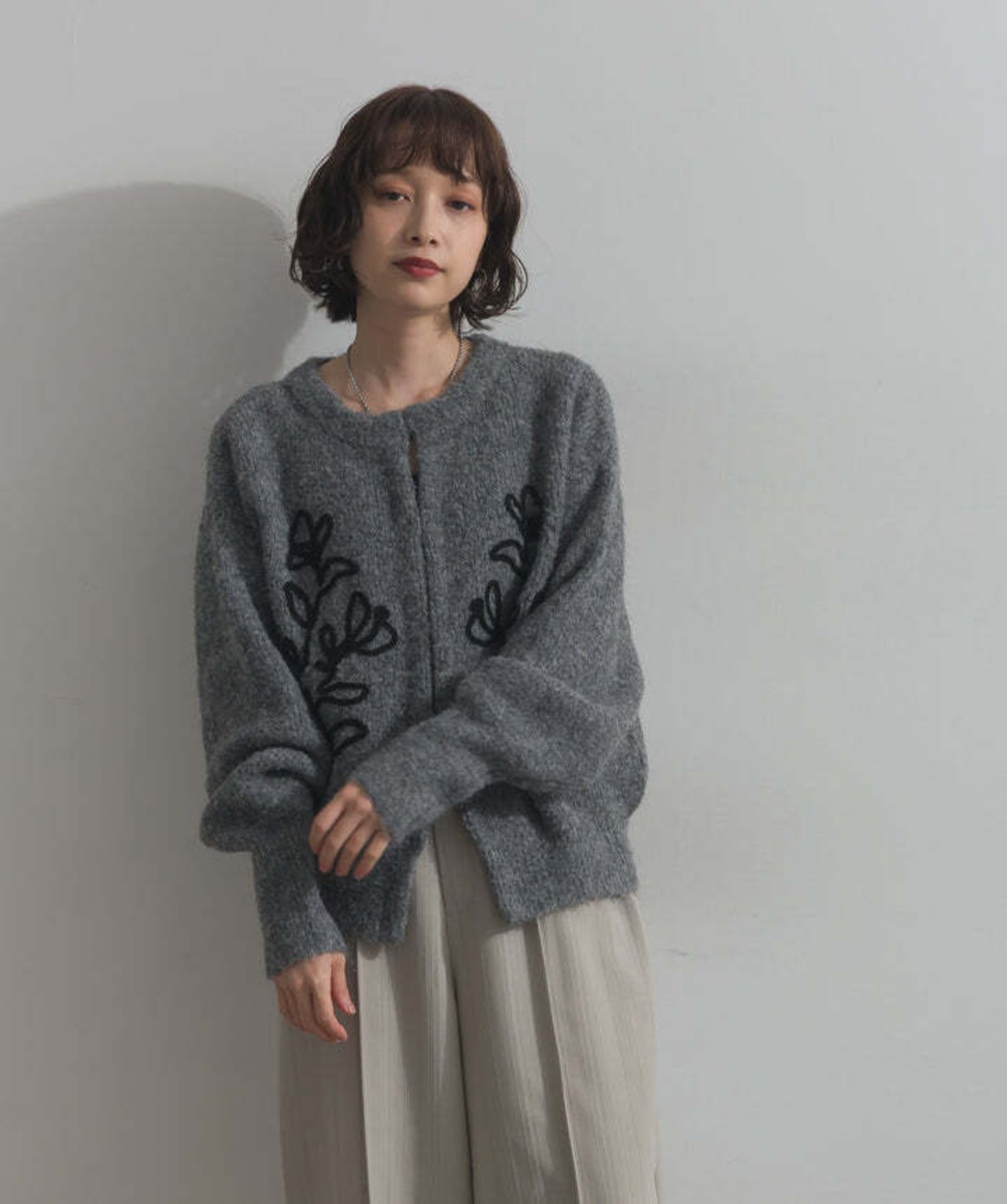 HD255009 テープ刺繍ニットカーディガン gray