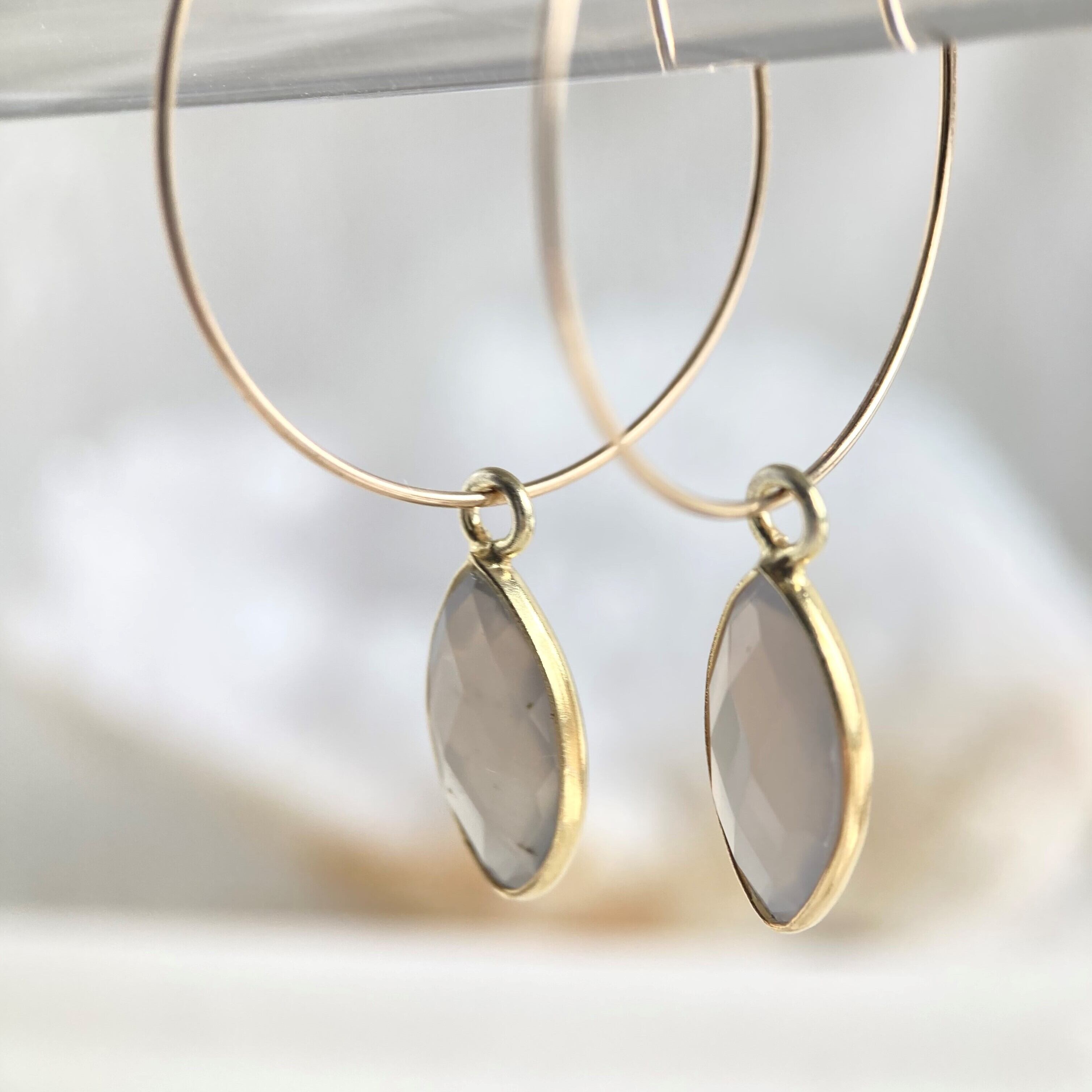 宝石質】グレーオニキス 14kgf フープピアス | 天然石アクセサリー