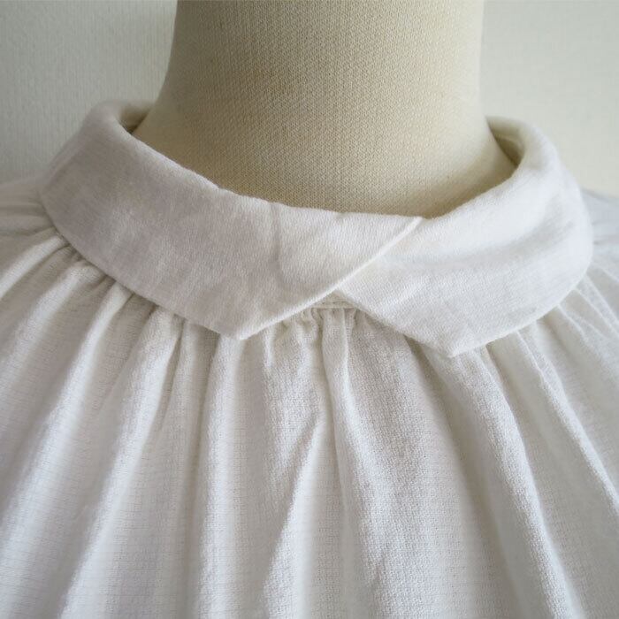 SO エスオー 綿変形織 重ねり衿 ブラウス ギャザーブラウス 後ろボタン