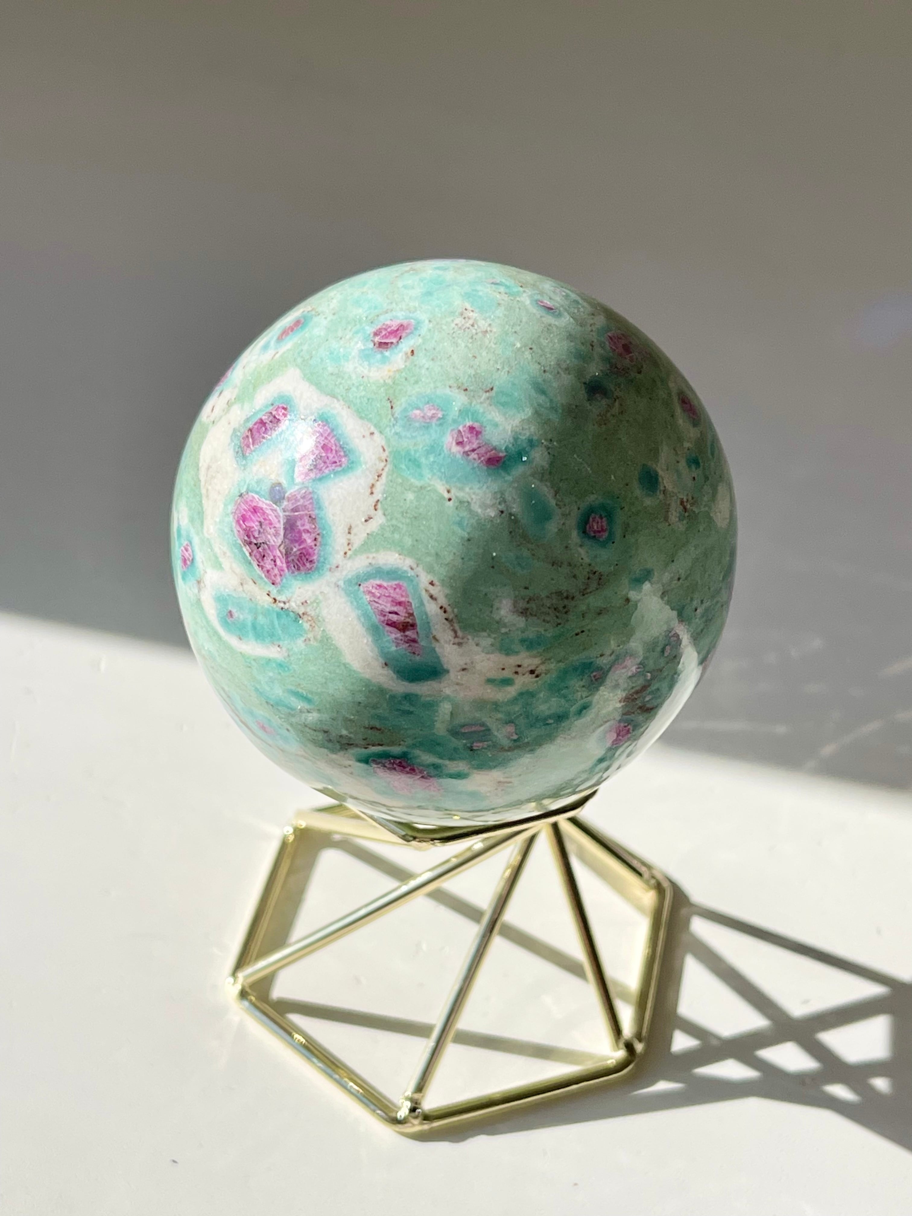 ルビーインフックサイトスフィア/Ruby in fuchsite sphere