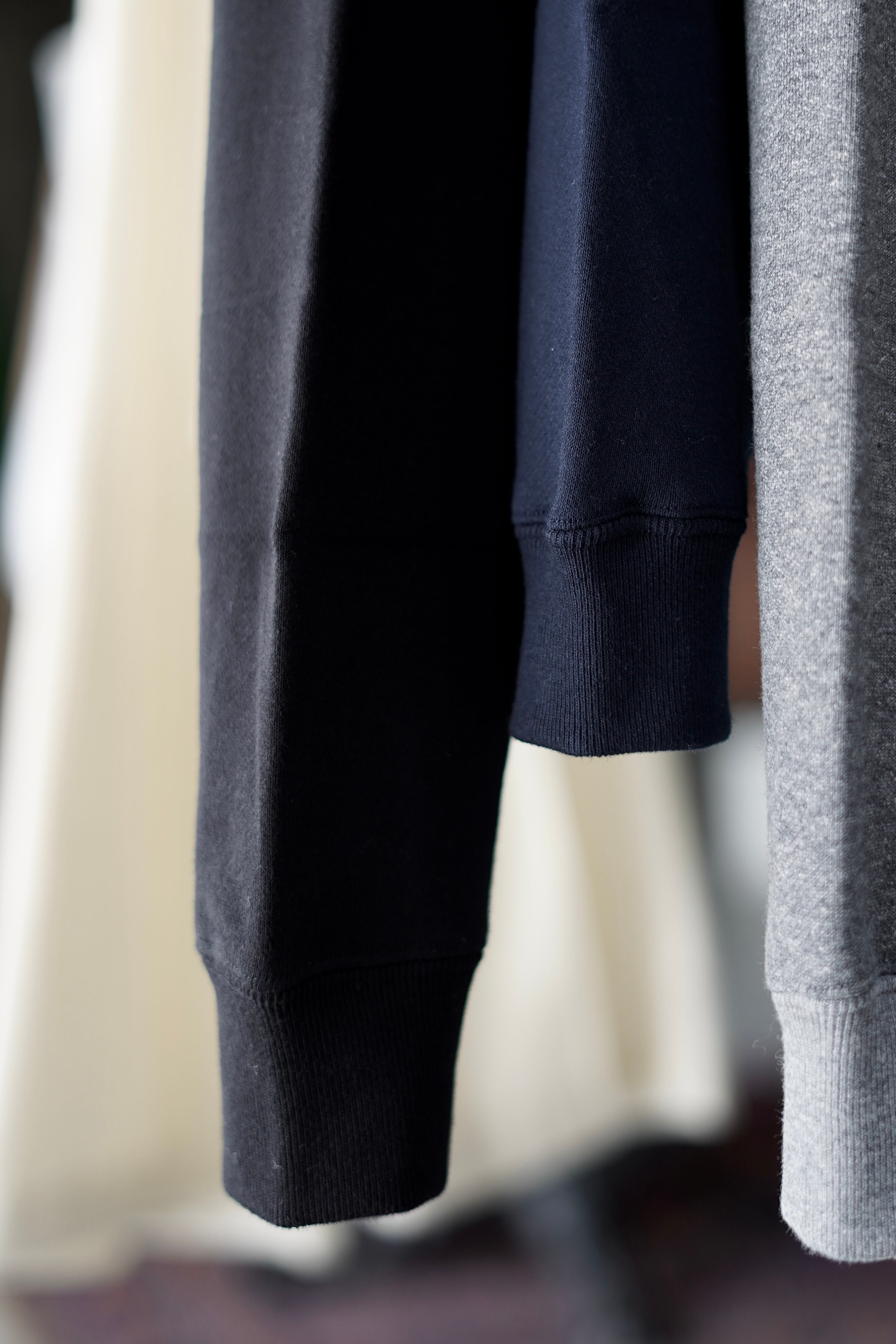 HYKE CROPPED SWEAT SHIRT ネイビー HYKE CROPPED SWEAT SHIRT ネイビー