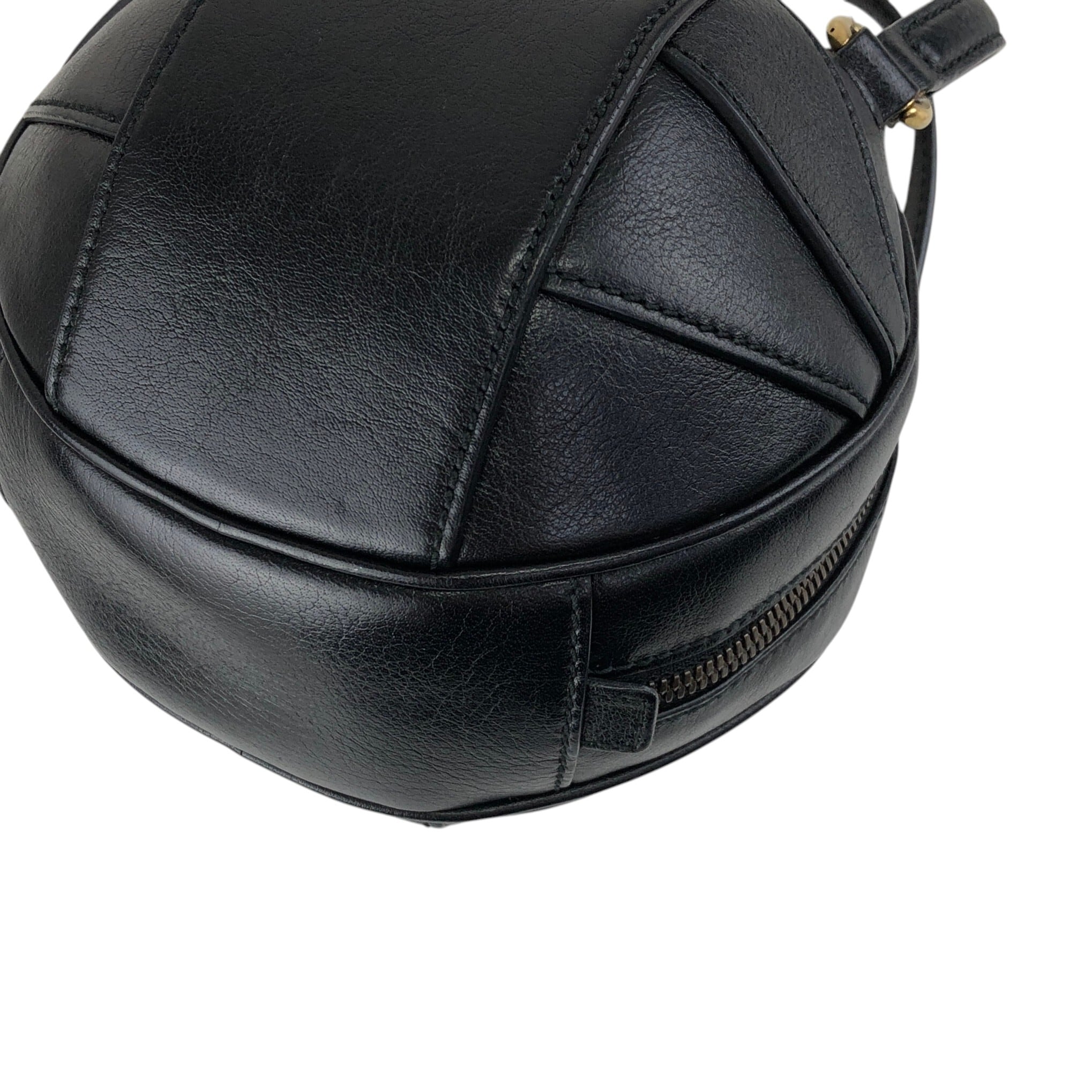 GUCCI グッチ ショルダーバッグ ブラック GGロゴ レザー ラウンド GUCCI グッチ ショルダーバッグ ブラック GGロゴ レザー ラウンド