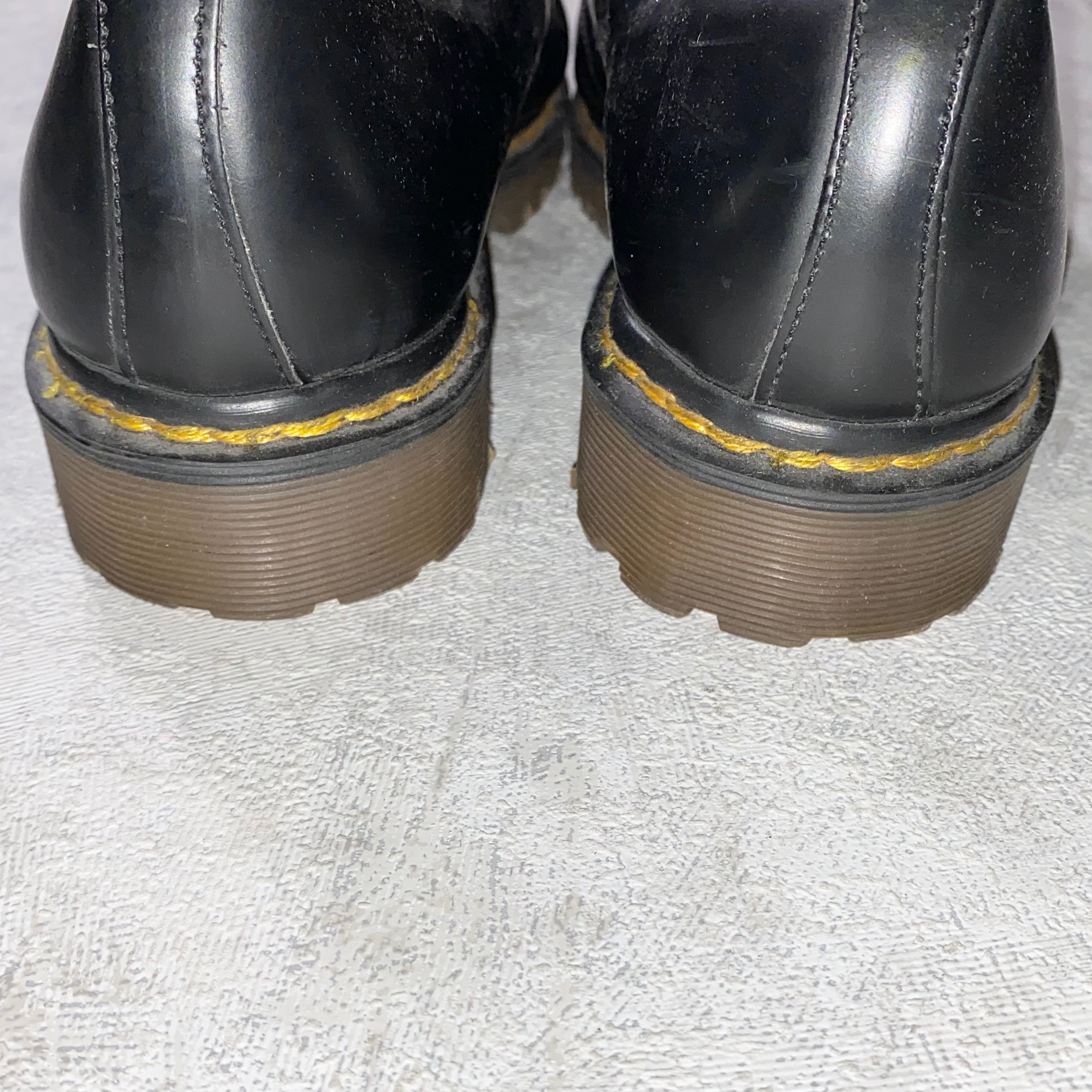 DR.MARTENS square toe black leather shoes | NOIR ONLINE