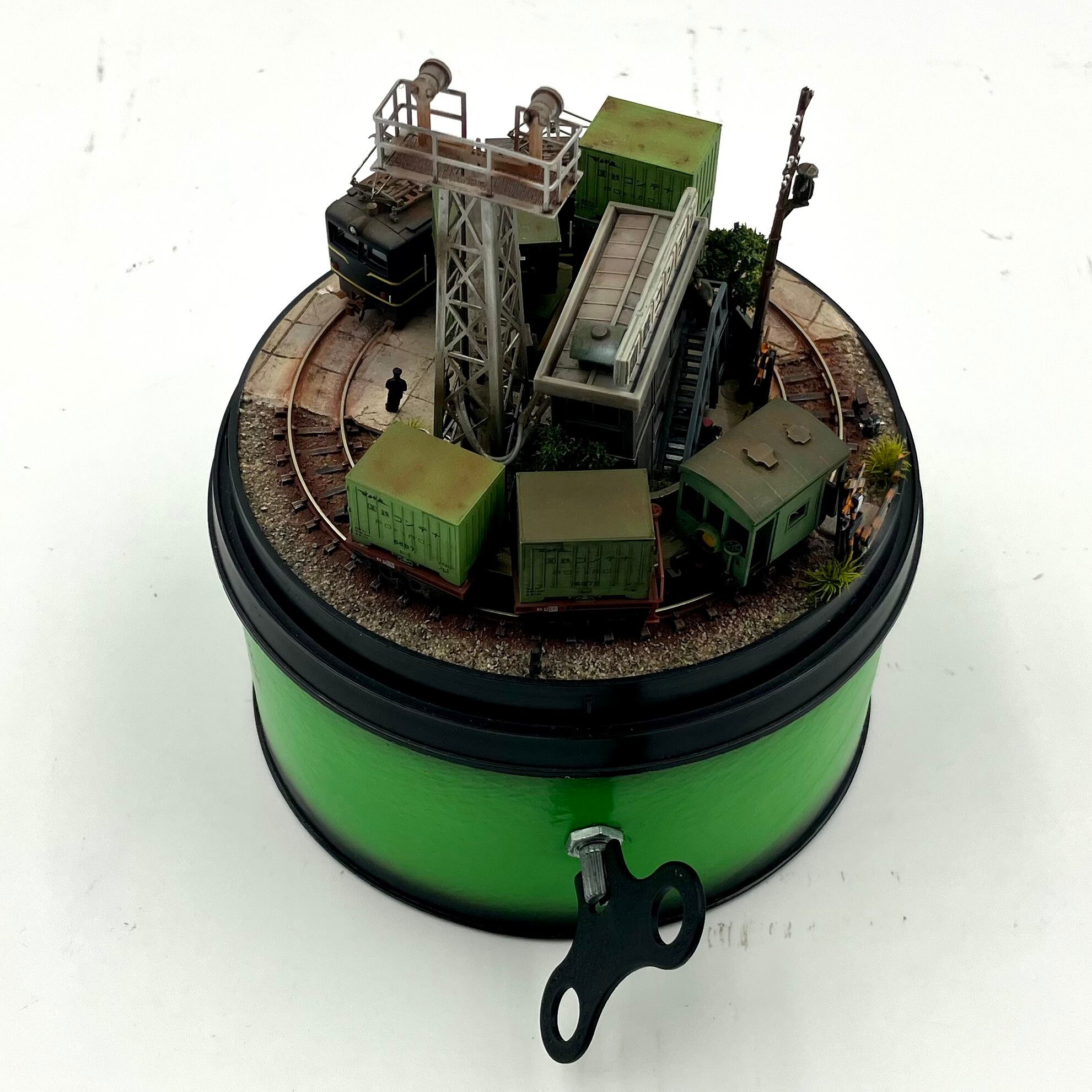 O.MORO DESIGN 諸星 昭弘】電車の缶詰5「コンテナ基地」 | HOW HOUSE