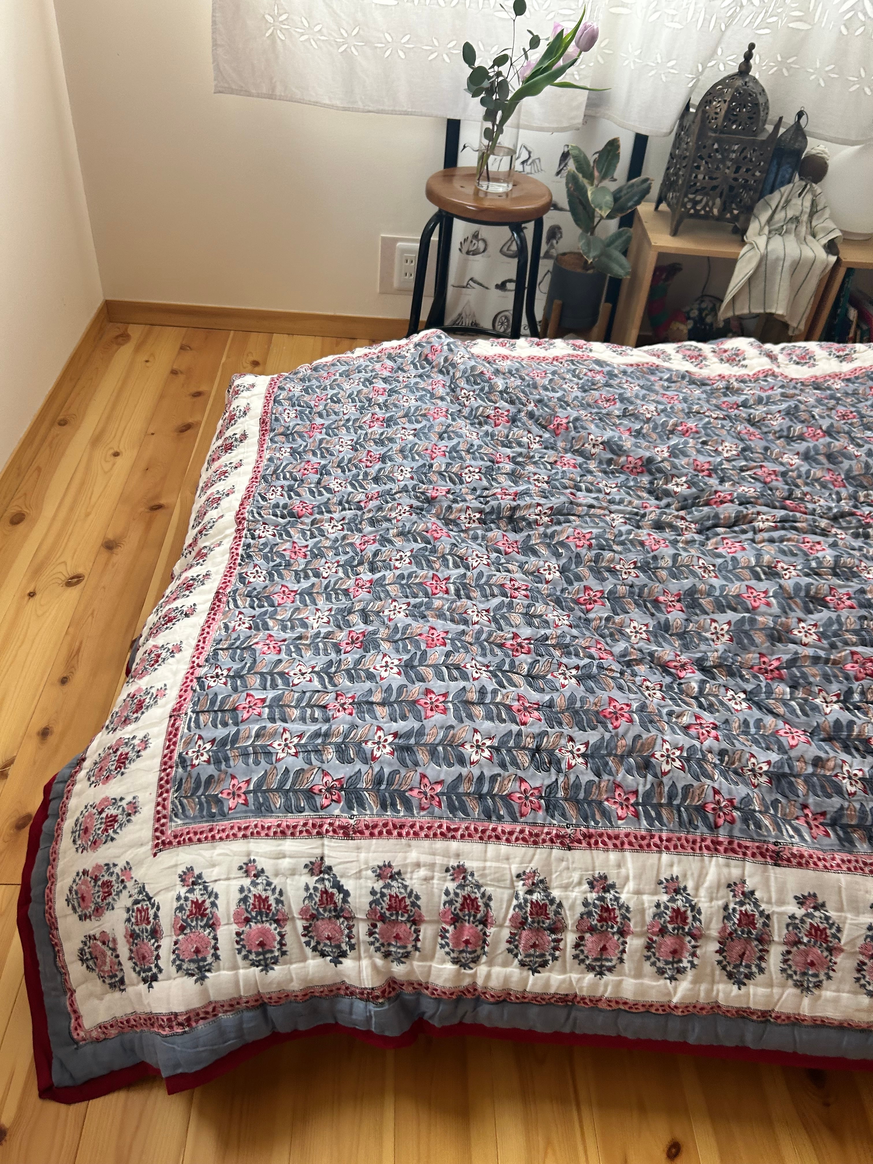 新品【ピンク花】ブロックプリント キルト インド綿100