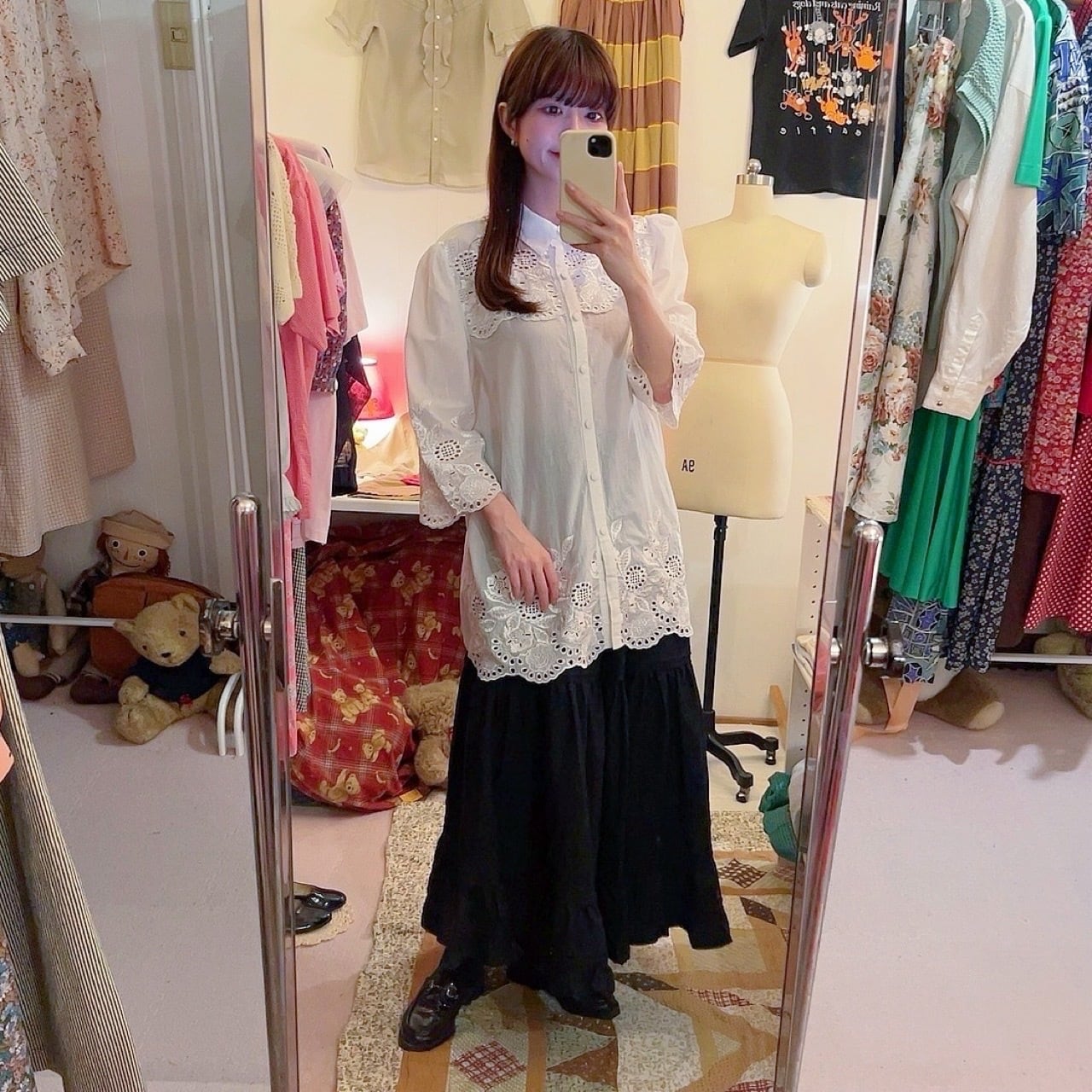 flower embroidery white blouse