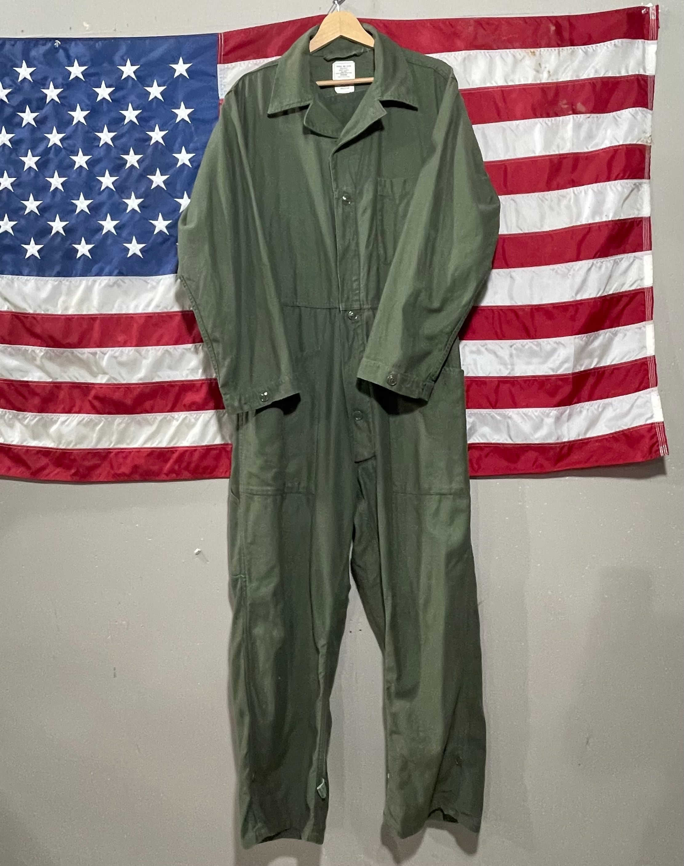 アメリカ海軍　u.s. NAVY つなぎ　　カバーオール　オリーブドラブ　48L 米軍放出品/OD/オリーブドラブ/カバーオール/Msize/つなぎ