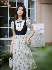 【0038】Vintage Floral French Short Sleeve Dress