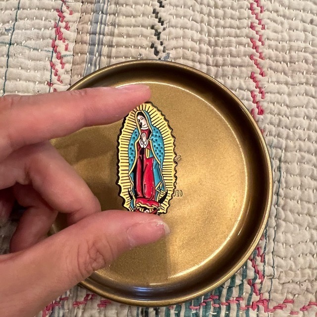 TOPANGA Jewelry　Emperor’s mother Pin Brooch,Small Gift, Bag, Cap, Jacket，ピンブローチ　聖母