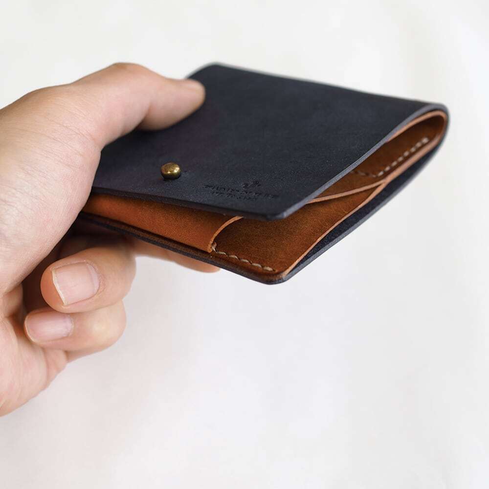 そこそこ薄い 二つ折り財布【ネイビー×ブラウン】（残り1点） | セミ