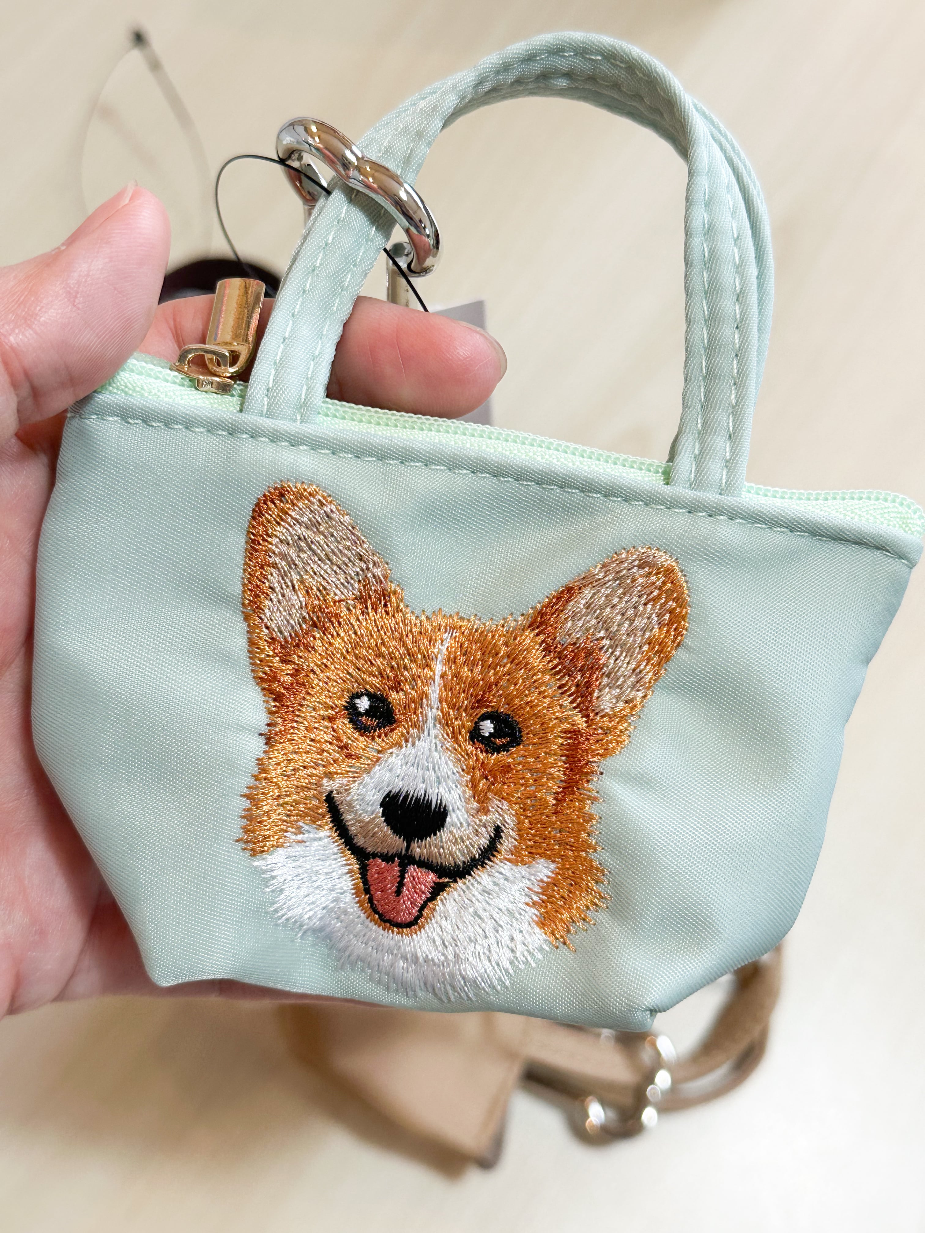 フェイス刺繍チャームミニバッグ コーギー | わんこ雑貨の店 スマイルズ
