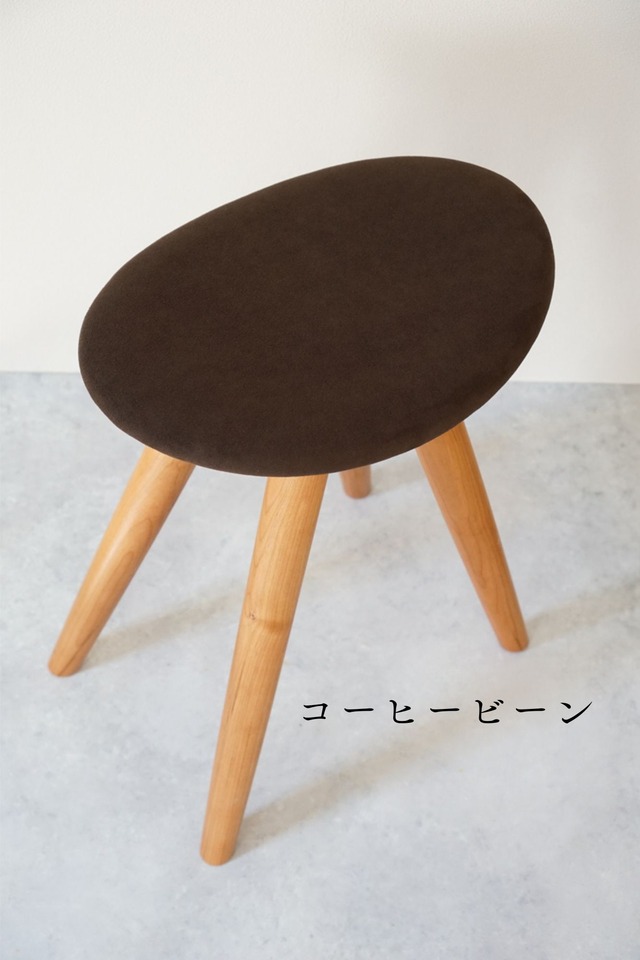 ふくよかなスツール