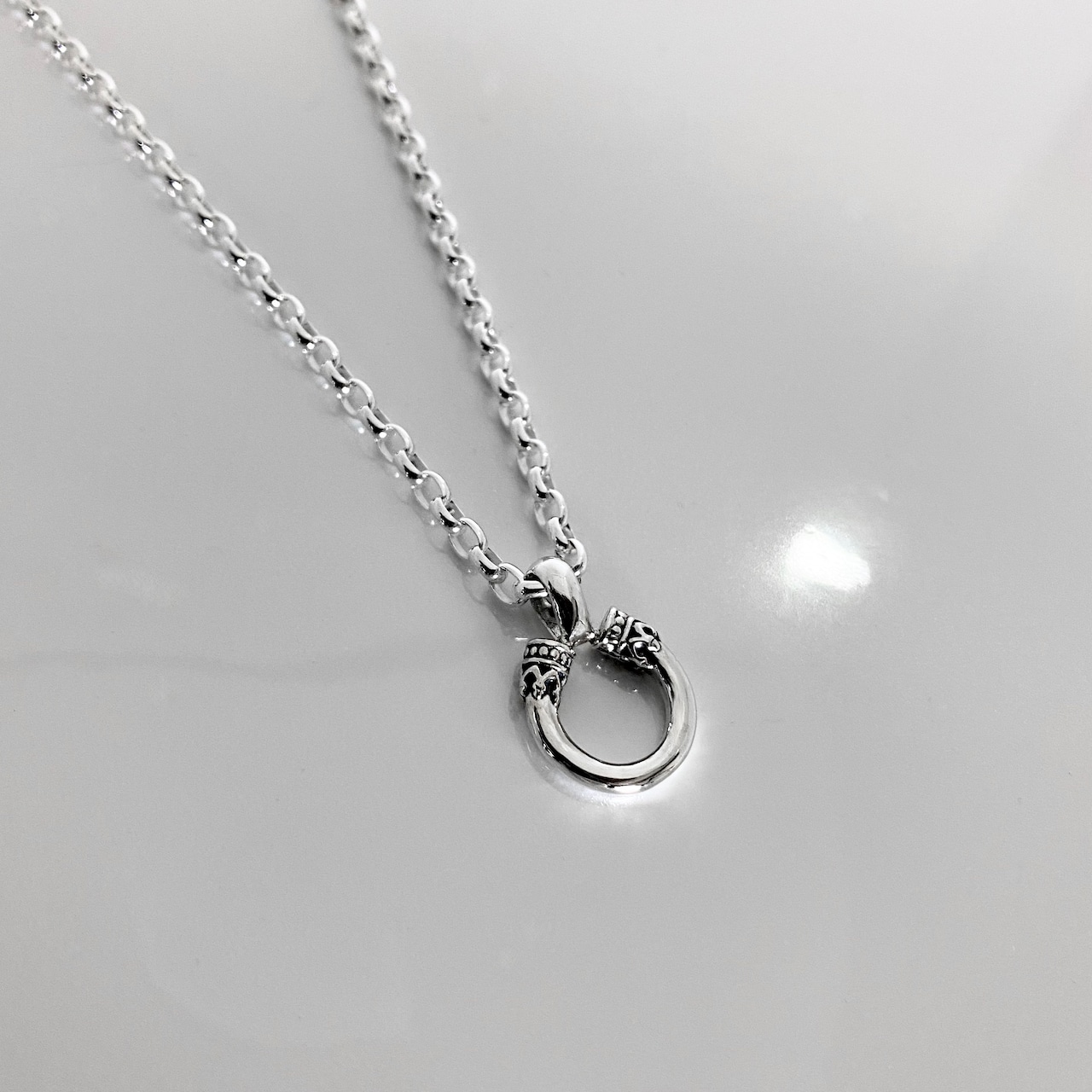 CROWN HORSESHOE NECKLACE / クラウンホースシューネックレス