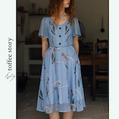 物語を纏う:青の花柄シフォンワンピース《XU0248》