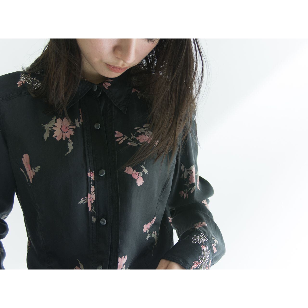 Silk satin embroidery&print blouse（シルクサテンブラウス 刺繍／プリント）2c