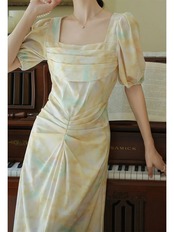 【0302】Gathered Flower Slit Short Sleeve Dress