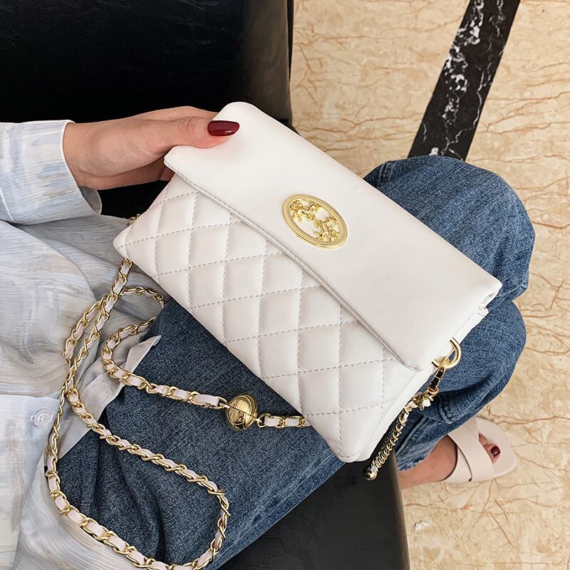 夏のオールマッチスモールバッグレディースバッグ2020人気の新しい流行のファッションチェーンショルダーメッセンジャーバッグネットレッドスモールスクエアバッグ 手作りハンドバック86551963996