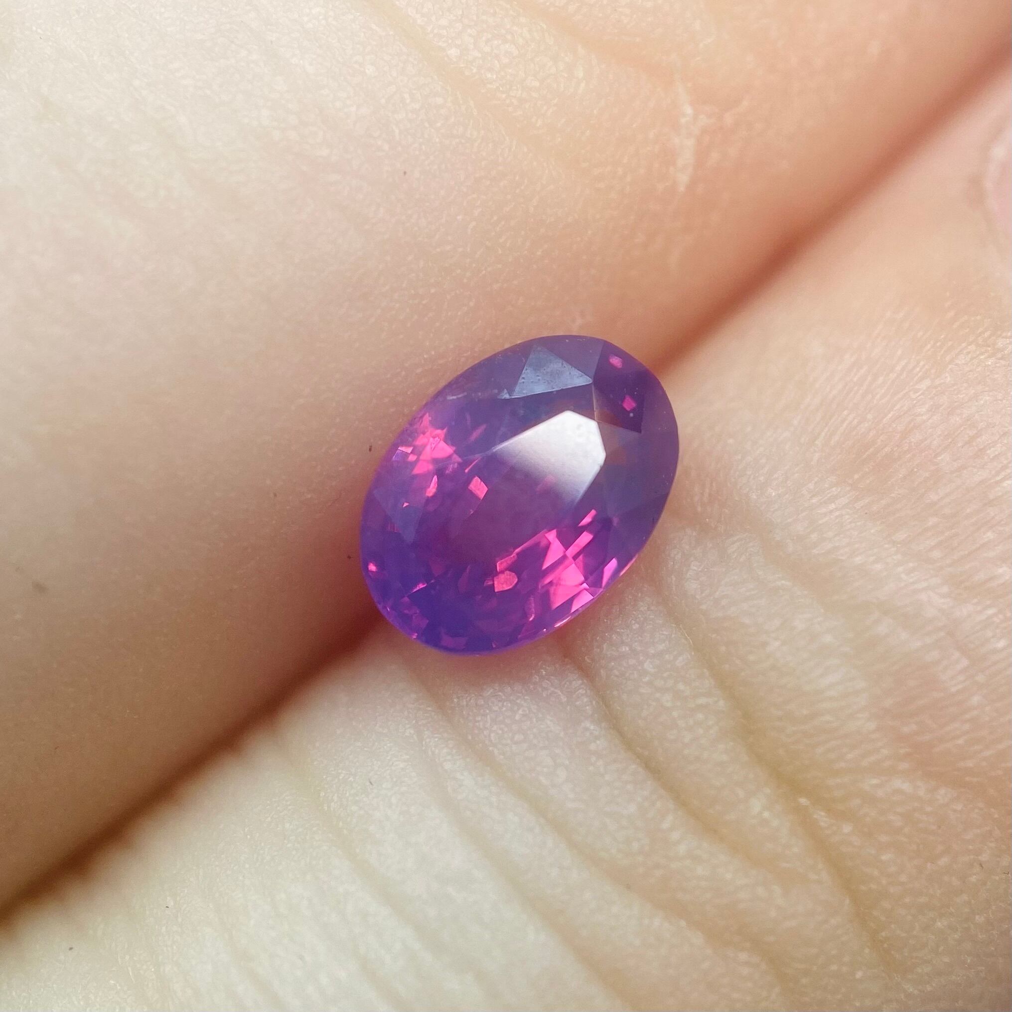 妖艶カラーのサファイア