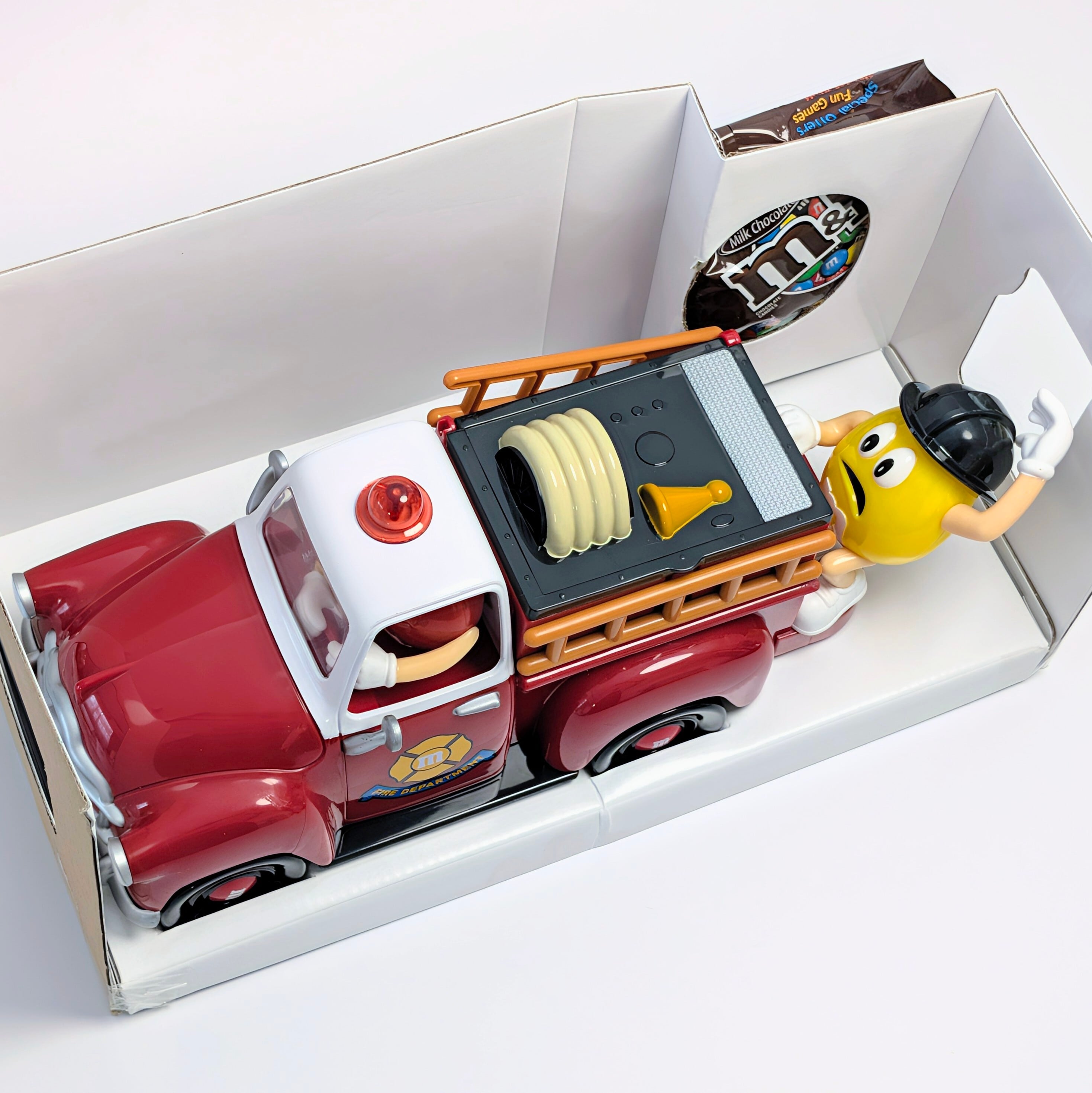 ⚡️SPECIAL LIMITED⚡️☆ DEADSTOCK / VINTAGE 2006☆【 m&m's ( エムアンドエムズ ) 】Red's Firehouse Fire Truck Candy Dispenser(FIVE ALARM FUN)OFFICIAL m&m's Limited Edition Collectible / 消防車 / チョコディスペンサー / キャンディディスペンサー 〚アメリカン雑貨 アメトイ〛