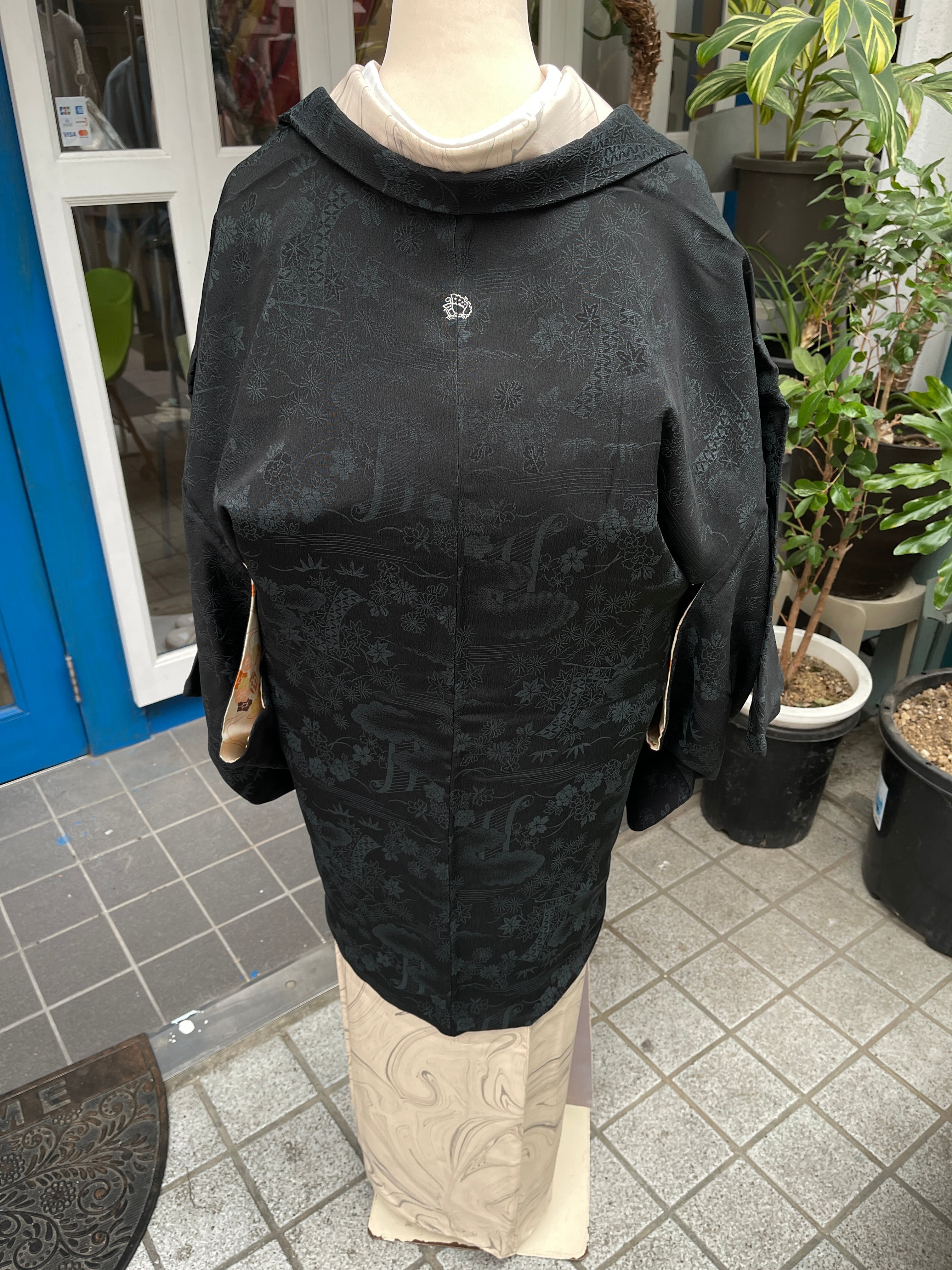 【桜様専用】【美品】【メンズ羽織】縮緬 黒 一つ紋 羽織紐つき フォーマル