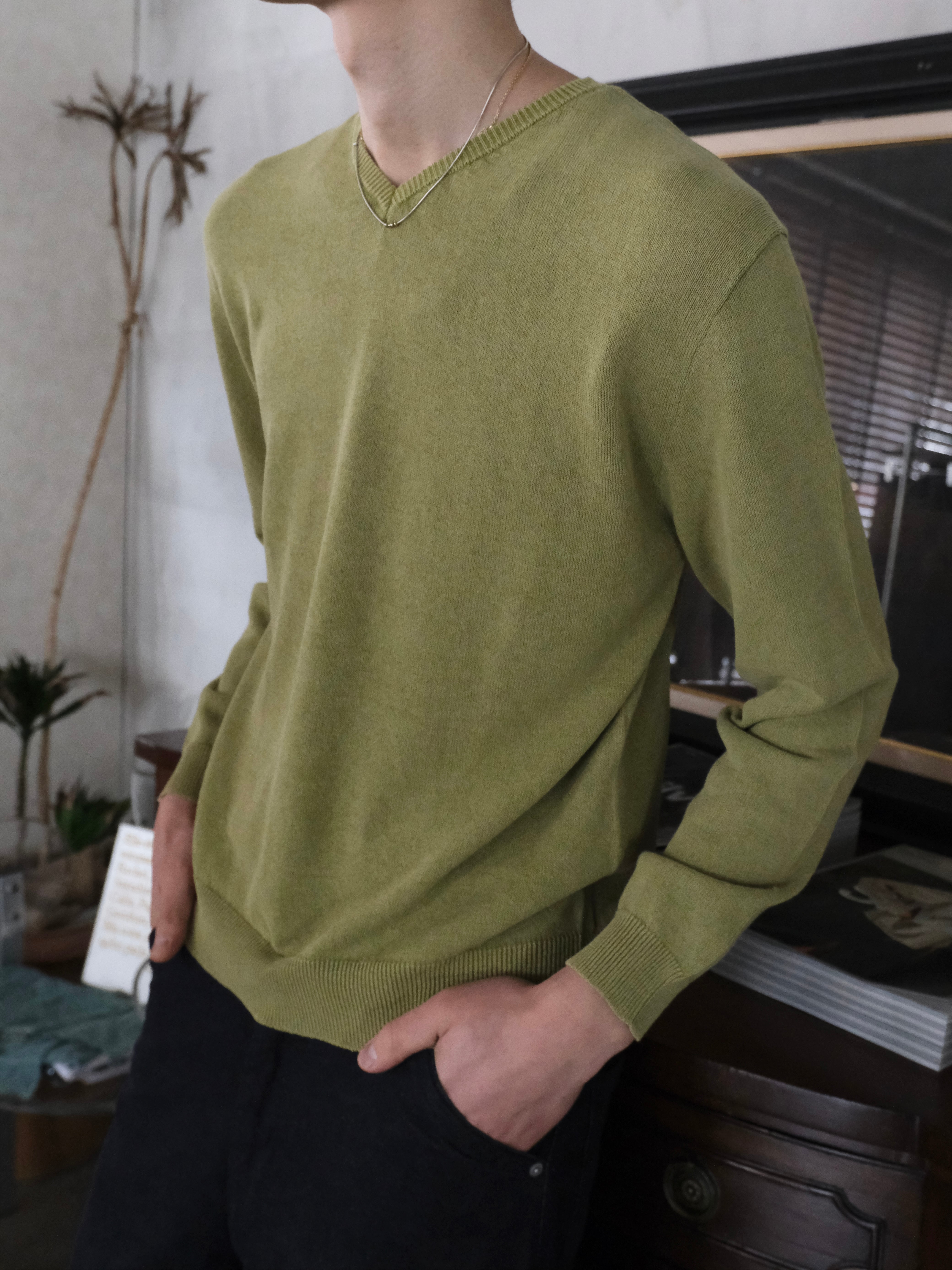 【ENCOMING】KNITTED V NECK JUMPER ENCOMING KNITTED V NECK JUMPER | MusterWerk Sud.