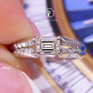 Pt900天然ダイヤモンド★エメラルドカットのキリリとしたイケメンリング