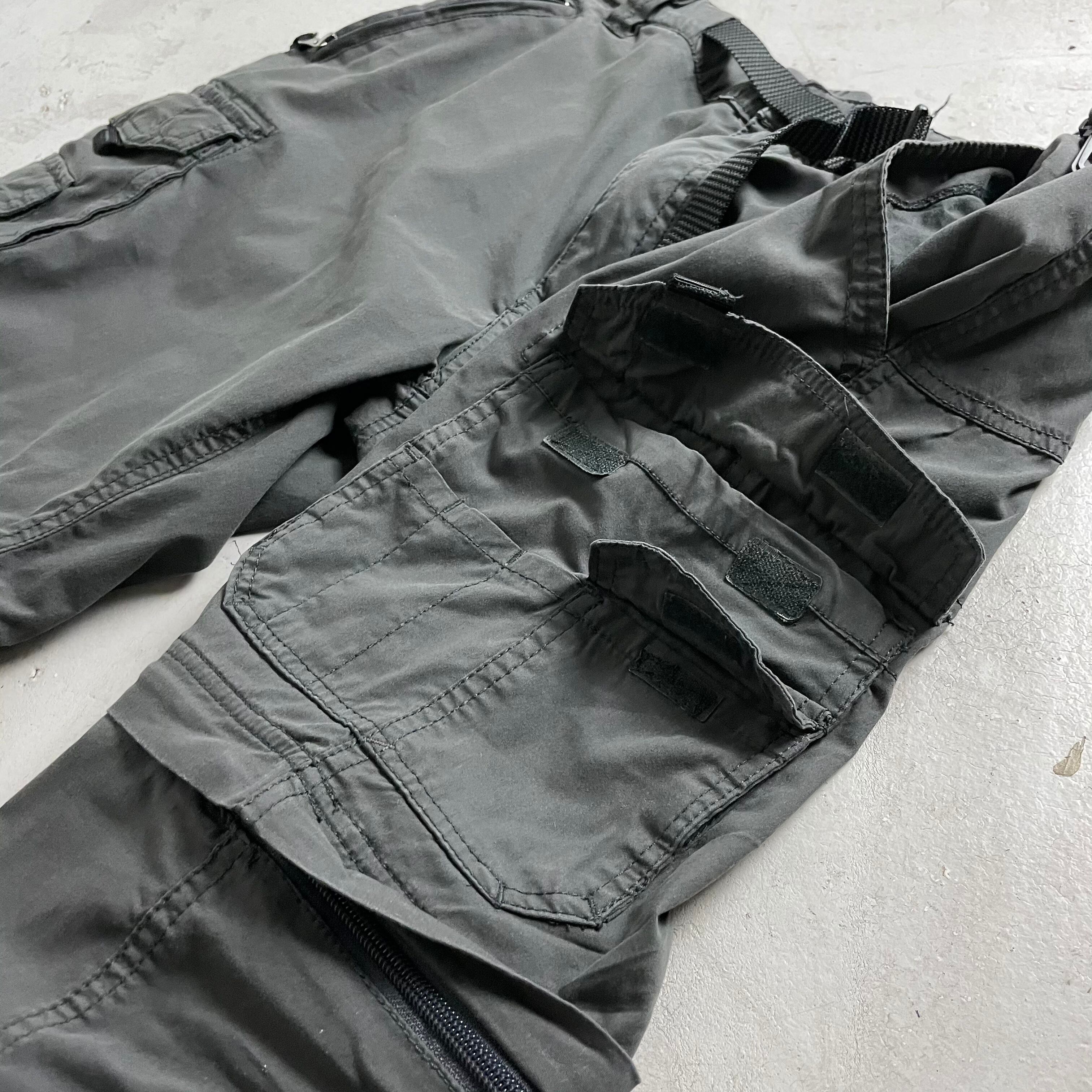 DESIGN GIMMICK CARGO PANTS