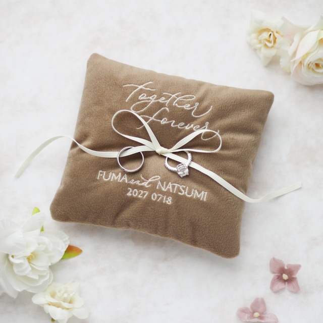 リングピロー（Beige）お名前・日付・刺繍名入れ / ギフトボックス付