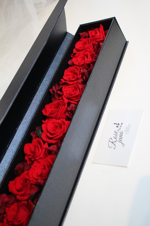 12本の赤い薔薇BOX ＜ダズンローズ＞