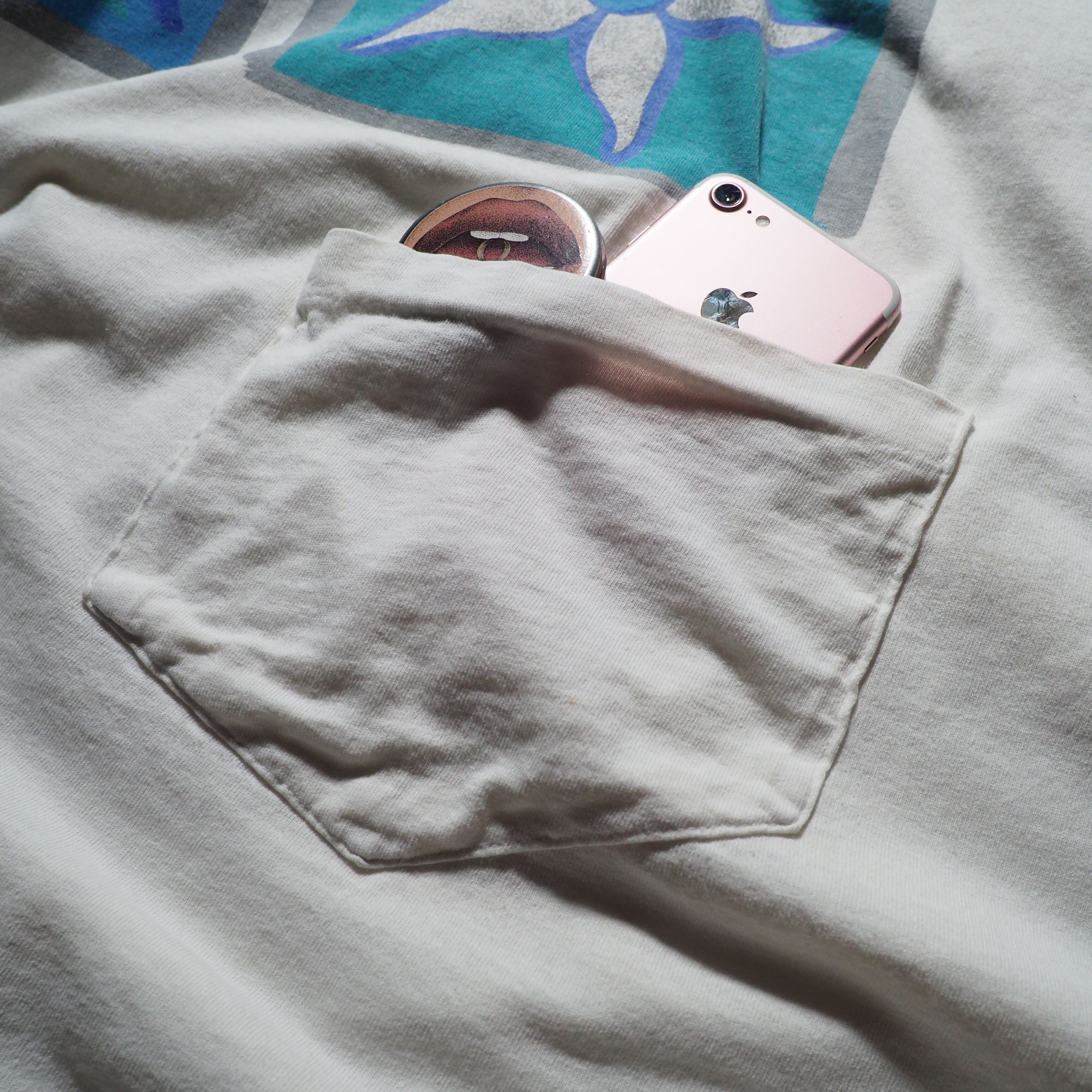 1990s ” Beach Bound ” Big Pocket Embbossed vintage loose SS Tee (made in Usa)