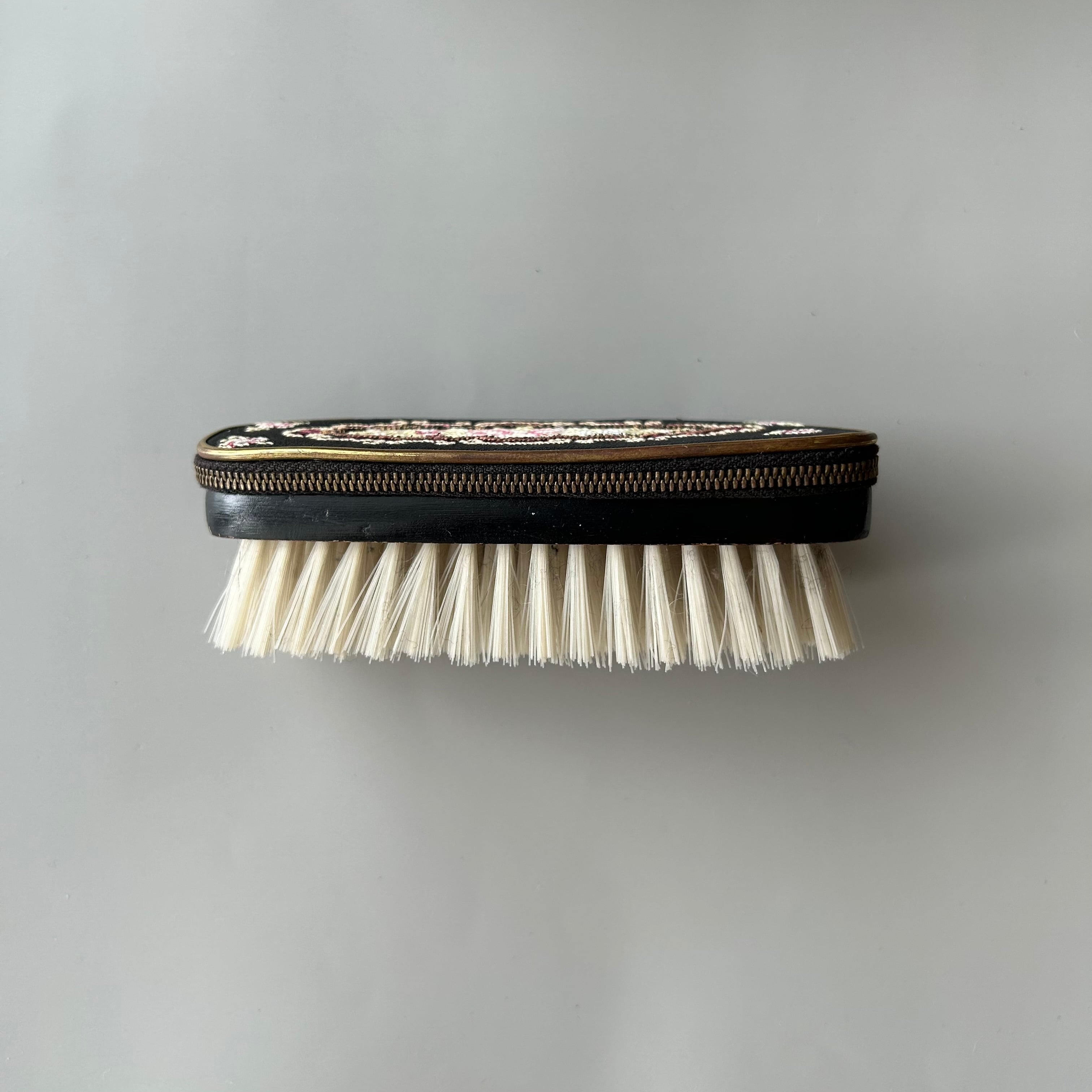 スイス刺繍のエチケットセット | Rika Ogasawara｜ 福岡 フランス