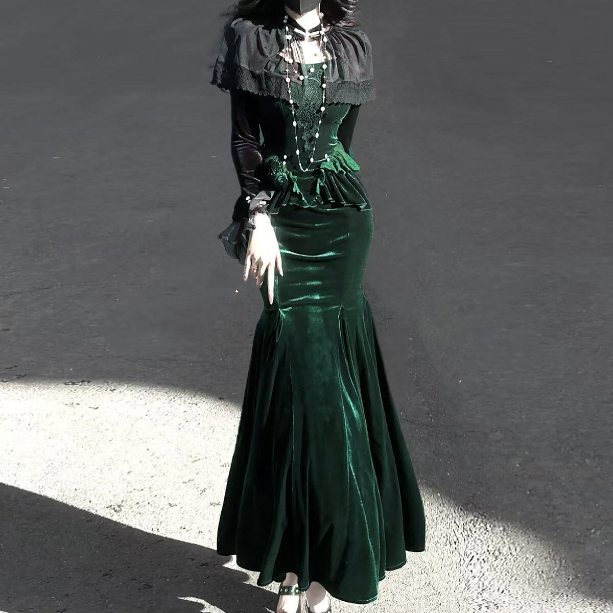 美品　英国クラシカルロリィタベルベットワンピース　M 　ハロウィン　深緑　メイド 美品 英国クラシカルロリィタベルベットワンピース M ハロウィン 深緑