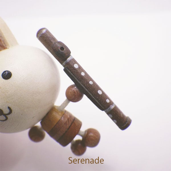 フルートうさぎ 動物と楽器の木製ストラップ | 音楽雑貨の店 セレナード