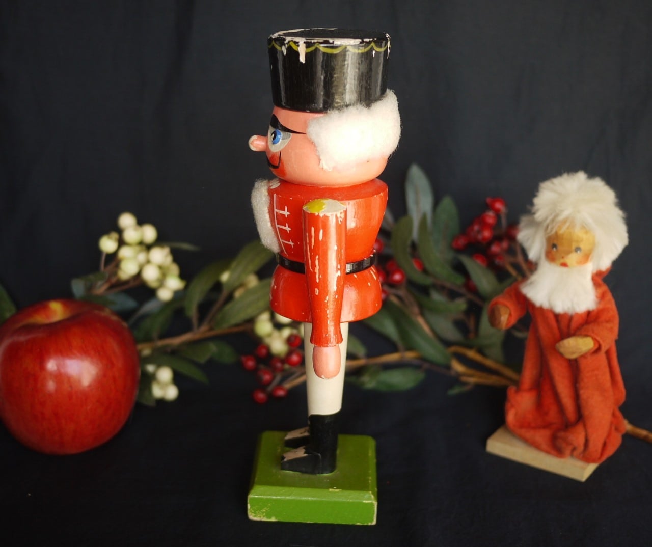 くるみ割り人形 赤い兵士 エルツ 東ドイツDDR | こりすのパン屋Base店