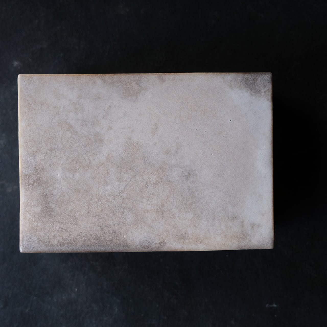 瀬川辰馬 Tatsuma Segawa 炭化白釉 箱 W44 | les trois entrepôts / レ